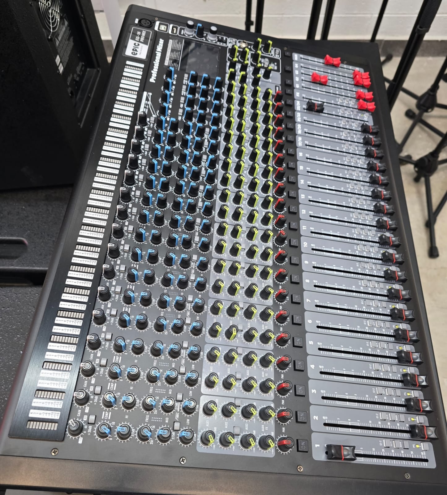 CONSOLA EPIC PASIVA 16 CANALES EQ-16 PRO MIX