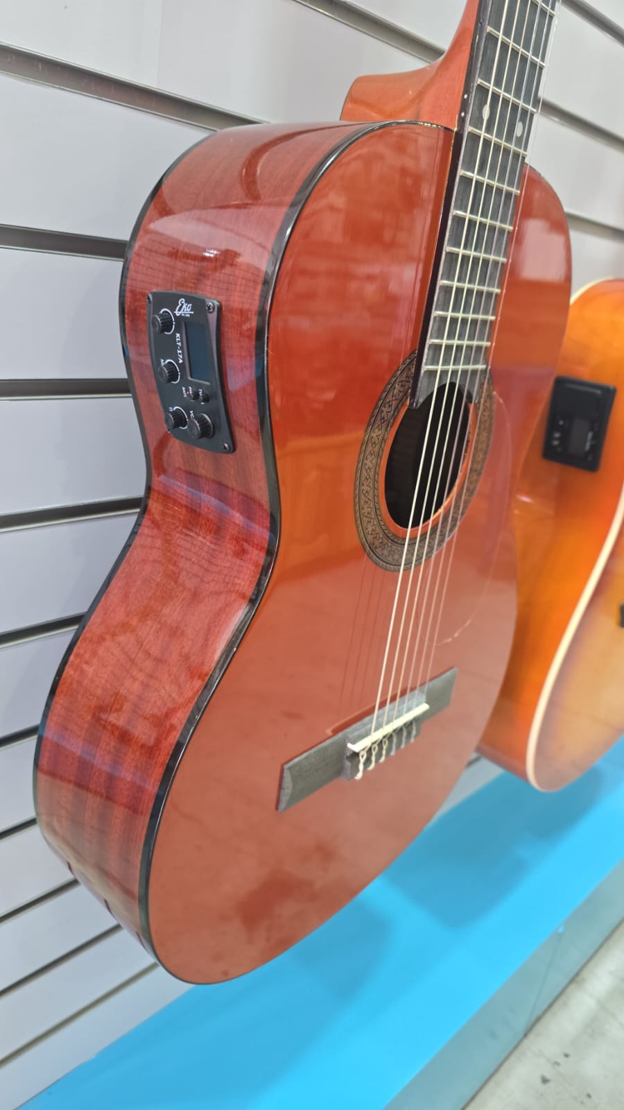 Guitarra Electro Clásica EKO CS-12 EQ